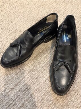 Johnston & Murphy Black Leather Tassel Loafers - Men’s 9.5D. Excellent condition